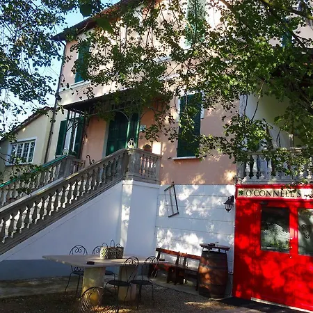 La Celestina Bed & Breakfast